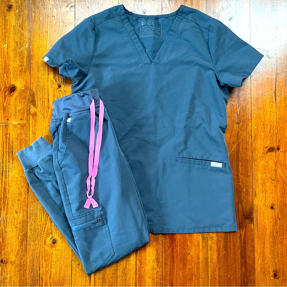 FIGS XXSP/XS NIGHT SKY SCRUBS SET